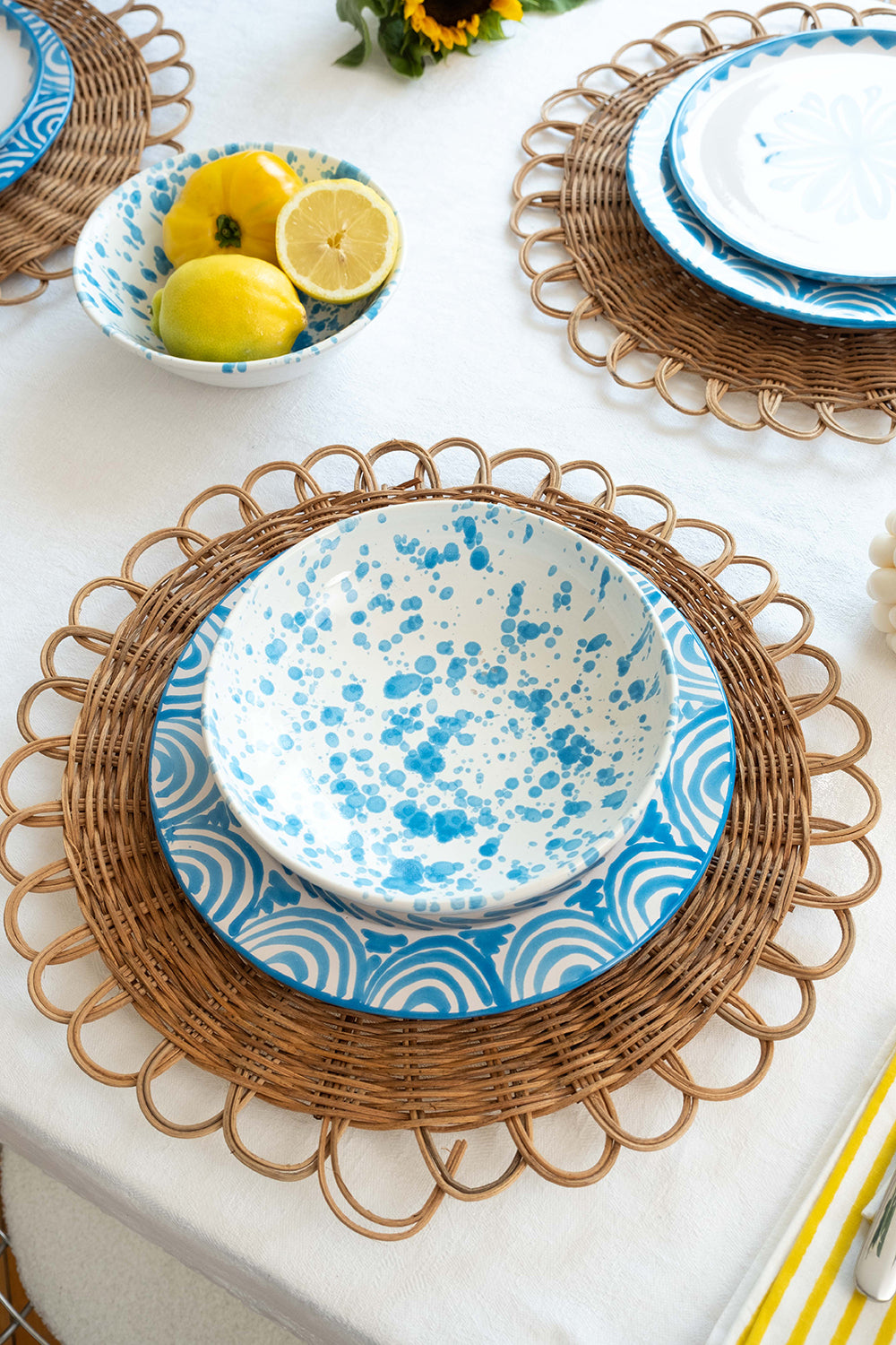 Assiette creuse LUNAR bleu clair