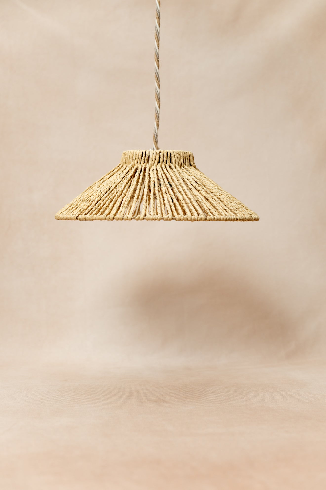 suspension lumière made in spain raphia corde 